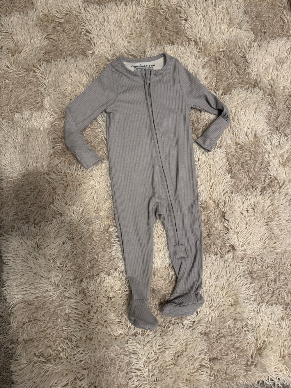 Cozy Gray Ribbed Footed One-Piece Zipper Pajamas